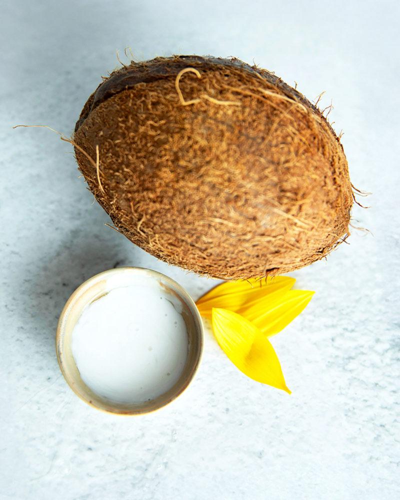 Natural Coconut hair conditioner that hydrates, smooths, and restores shine with an irresistible tropical scent.