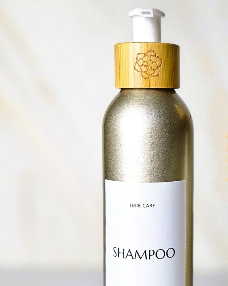 Minimalist refillable shampoo bottle 300ml