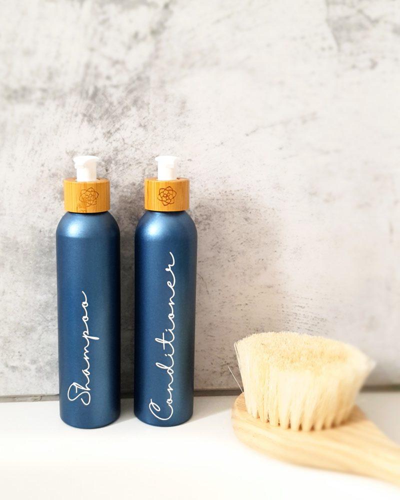 Blue refillable shower set: shampoo & conditioner