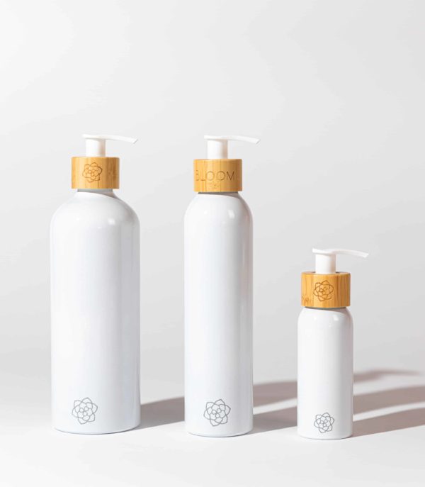 BOUTEILLES DE FLEURS BLANCHES