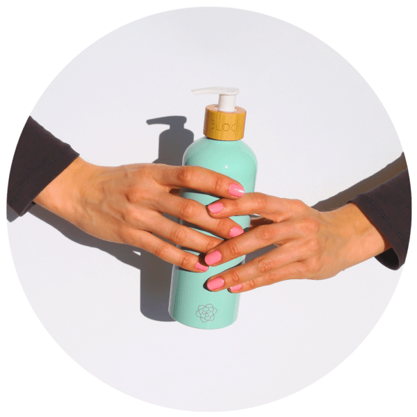 Refillable shampoo dispenser