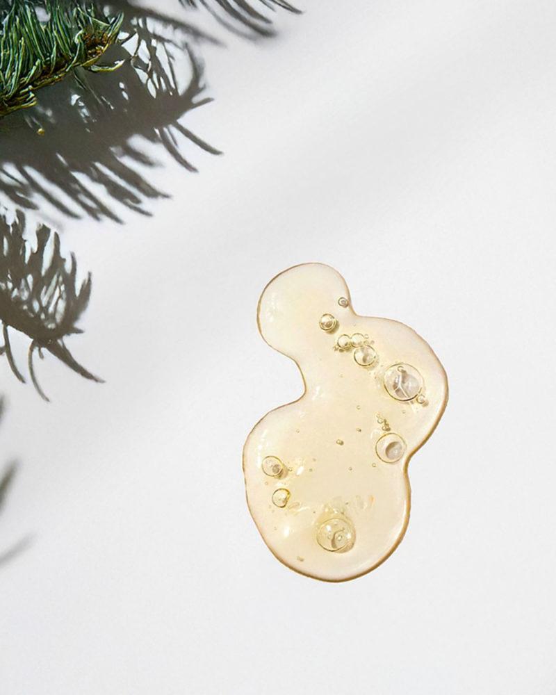 Natural soap for hands & body with organic oils, wheat protein, and Swiss honey. Hydrates, protects, and cleanses with a luxurious fragrance.